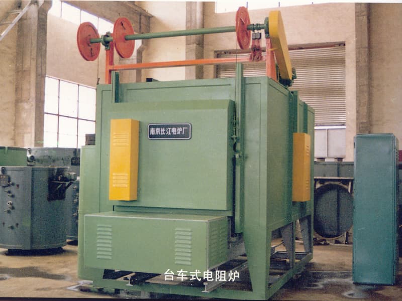 Bogie hearth resistance furnace